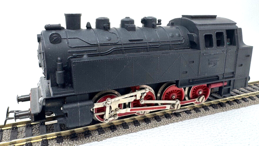 Piko BR 81 701 Dampflok - DR - DC - H0 HO 1:87 kleine Lackschäden Piko BR 81 701 Dampflok - DR - DC - H0 HO 1:87 kleine Lackschäden