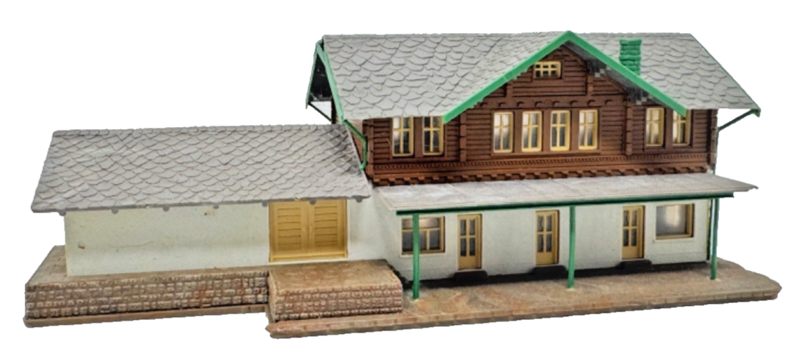 Pola N 200 - Station St. Niklaus Bahnhof ca. 18,7 x 8,8 x 6,7 cm - H0 HO 1:87