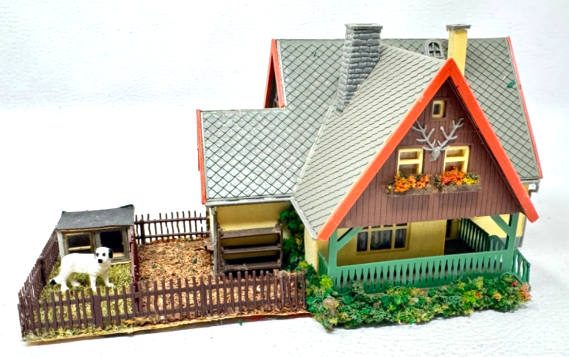 Vero H0 54 58370/160/00746 Forsthaus mit Garage und Freigehegen H0 HO 1:87