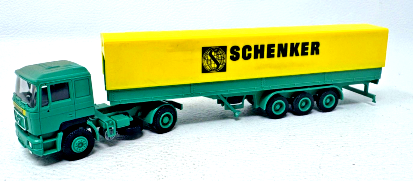 Herpa H0 MAN Sattelzug Pritsche Plane - "Schenker" H0 H0 1:87 Herpa H0 MAN Sattelzug Pritsche Plane - "Schenker" H0 H0 1:87