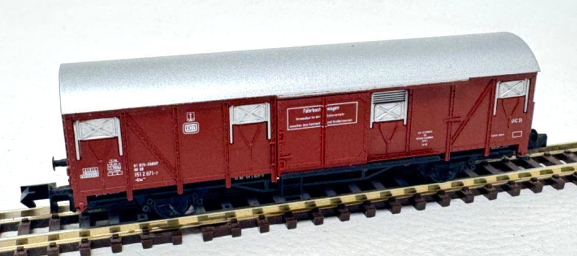 Arnold N 4425 Geschlossener Güterwagen "Fährbootwagen" 151 2 071-7 - N - 1:160