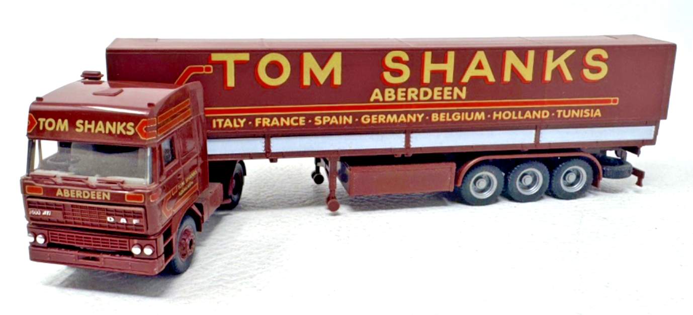 herpa 842011 H0 DAF Rechtslenker GB Planen-Sattelzug TOM SHANKS  HO H0 1:87