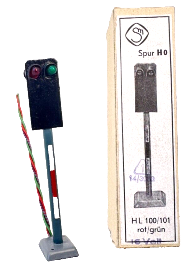 Sm - Lichtsignal Signal rot/grün - ca. 7,6 cm hoch - 16 Volt - 1:87 H0 HO OVP Sm - Lichtsignal Signal rot/grün - ca. 7,6 cm hoch - 16 Volt - 1:87 H0 HO OVP