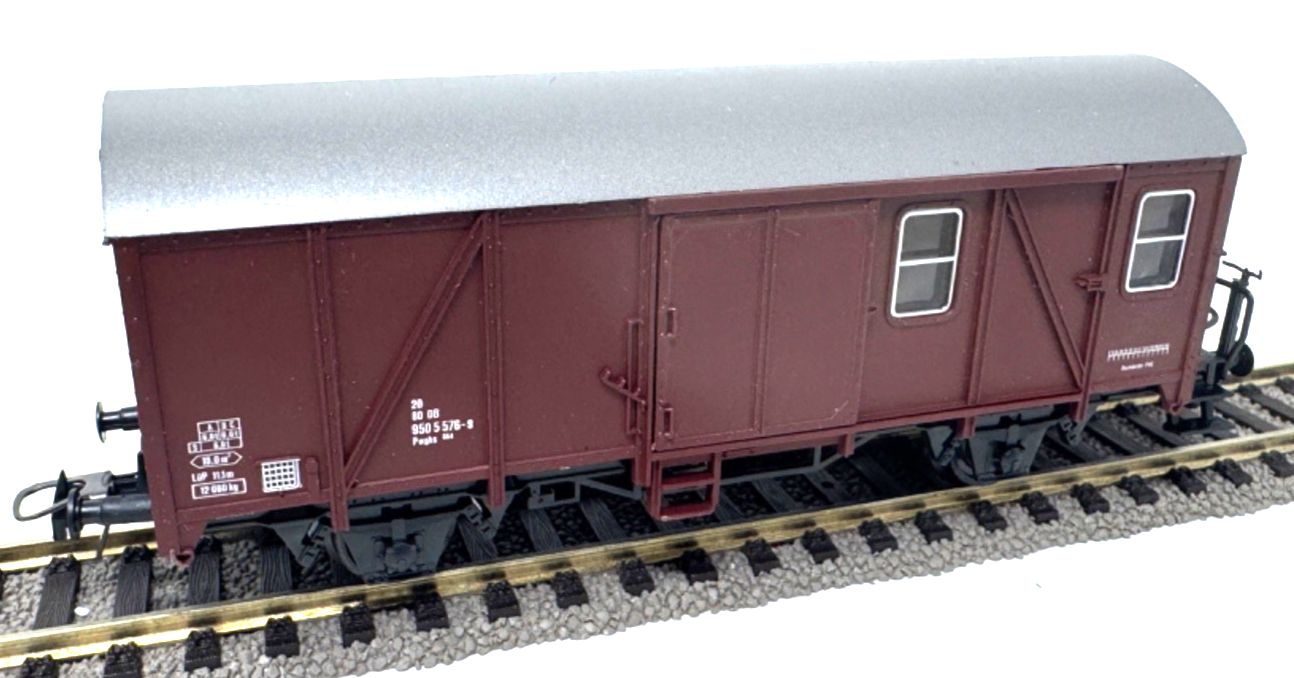 Roco H0 4372 gedeckter Güterwagen Begleitwagen 950 5 576-9 DB - H0 HO 1:87