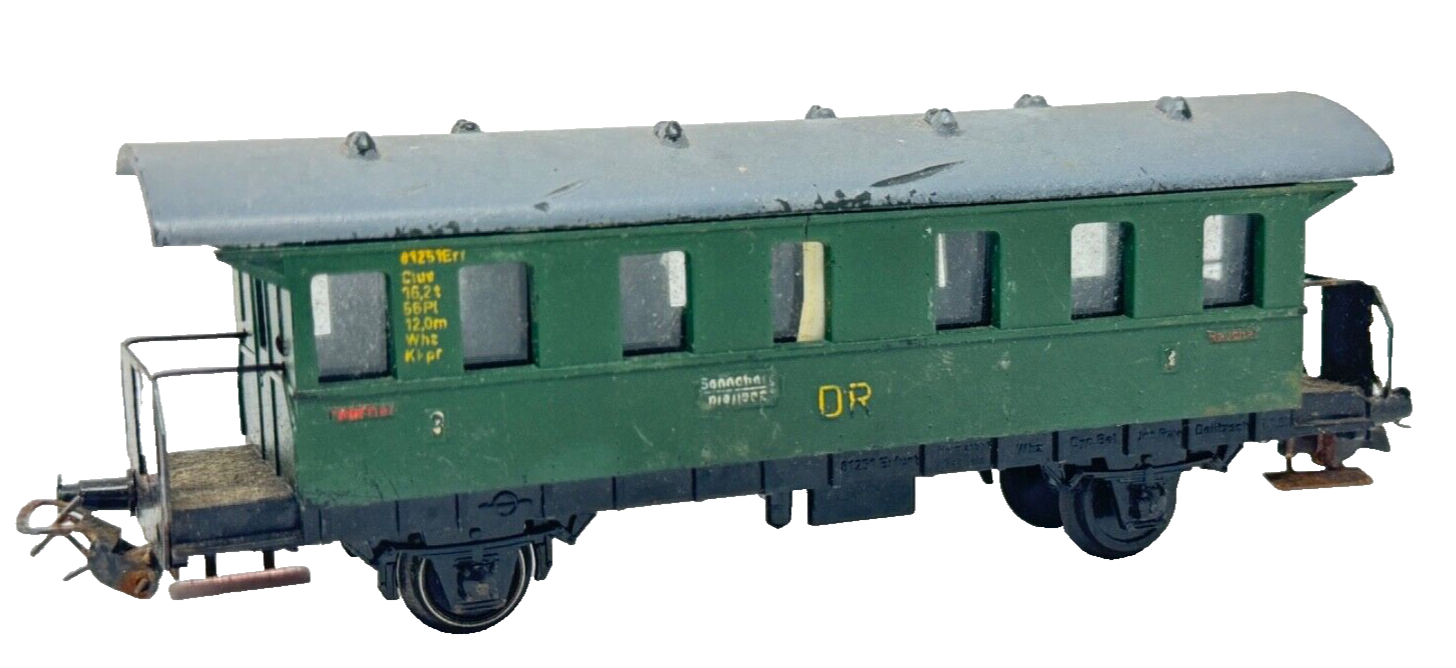 Piko H0 K2184 Personenwagen 81251 Erf - DR - grün H0 HO - Dach beschädigt
