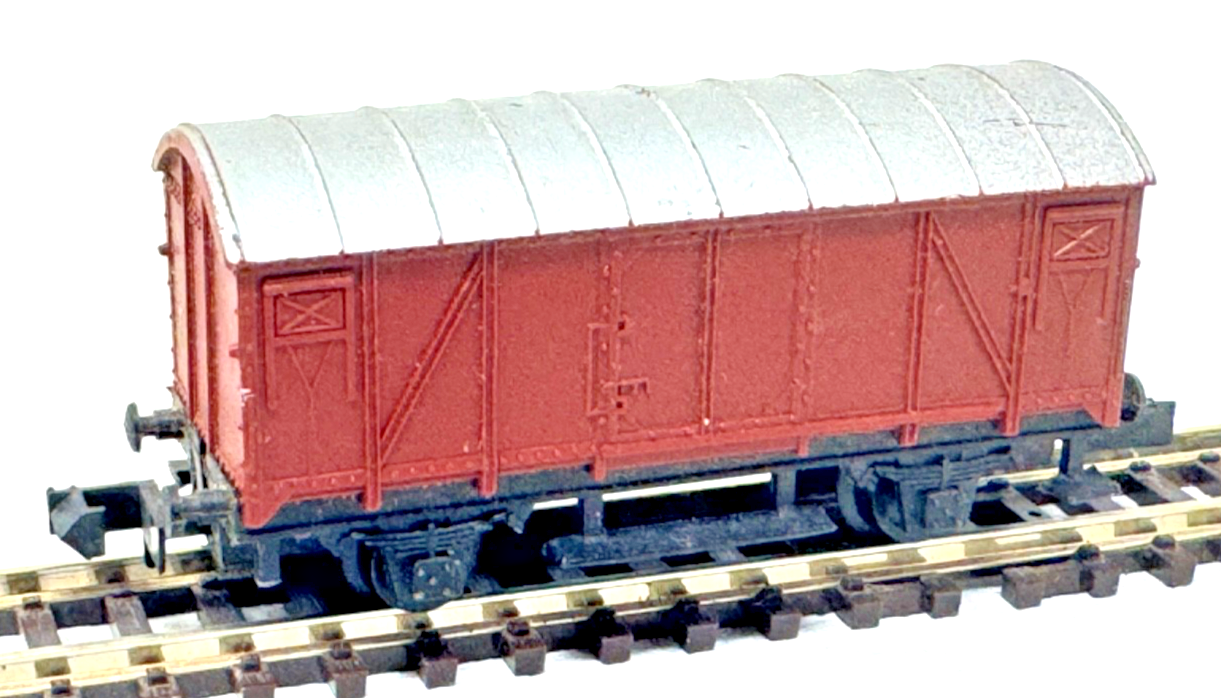 Arnold rapido N geschlossener Güterwagen - braun - N - 1:160 Arnold rapido N geschlossener Güterwagen - braun - N - 1:160