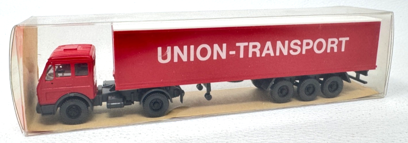 Wiking 541 H0 Mercedes Benz 2026 Koffersattelzug Union-Transport - HO H0 1:87