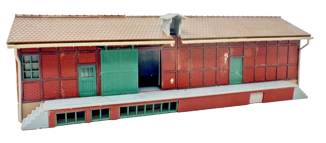 Faller H0 120152 Lagerschuppen Güterbahnhof ca 22,4 x 8,5 x 6,5 cm - H0 HO 1:87 Faller H0 120152 Lagerschuppen Güterbahnhof ca 22,4 x 8,5 x 6,5 cm - H0 HO 1:87