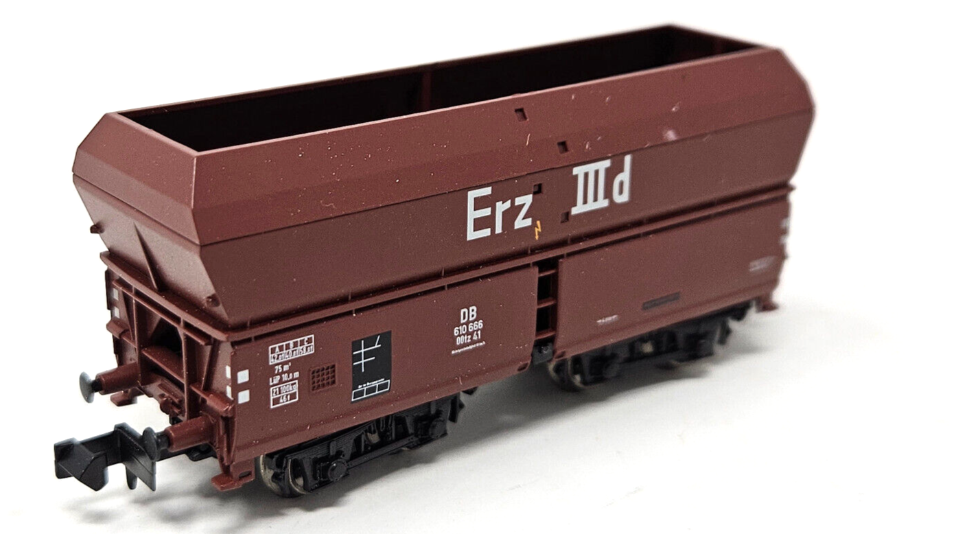 Minitrix Selbstentladewagen - " Erz IIId " DB 610 666 - braun - Spur N - 1:160 Minitrix Selbstentladewagen - " Erz IIId " DB 610 666 - braun - Spur N - 1:160