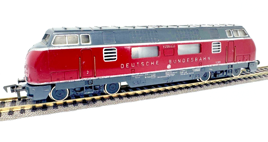 Fleischmann 1381 Diesellok V 200 035 DB - mit dunkelgrauem Dach - HO H0 1:87 Fleischmann 1381 Diesellok V 200 035 DB - mit dunkelgrauem Dach - HO H0 1:87