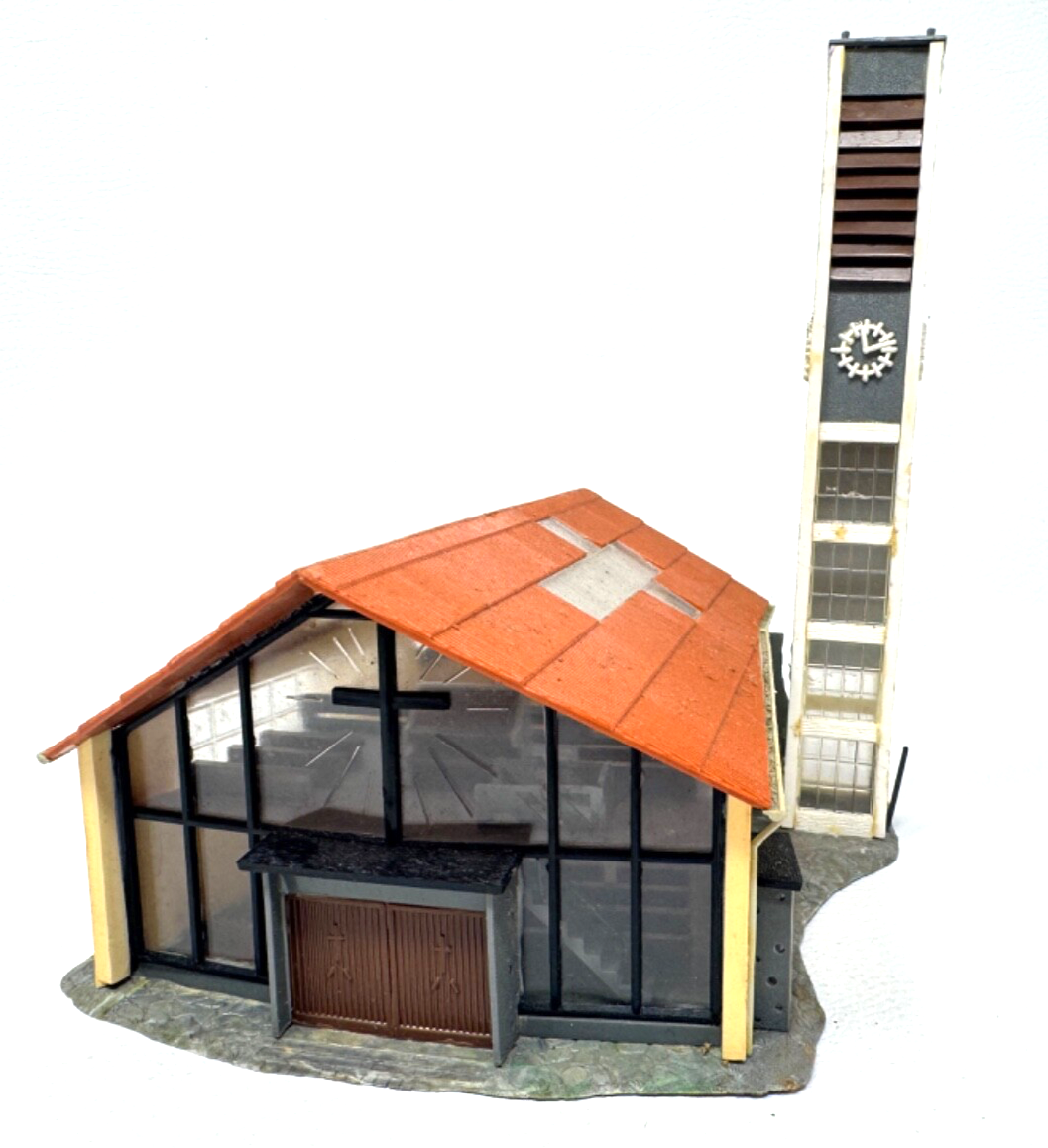 Faller B-235 moderne Kirche mit aufwändiger Inneneinrichtung -  HO H0 1:87