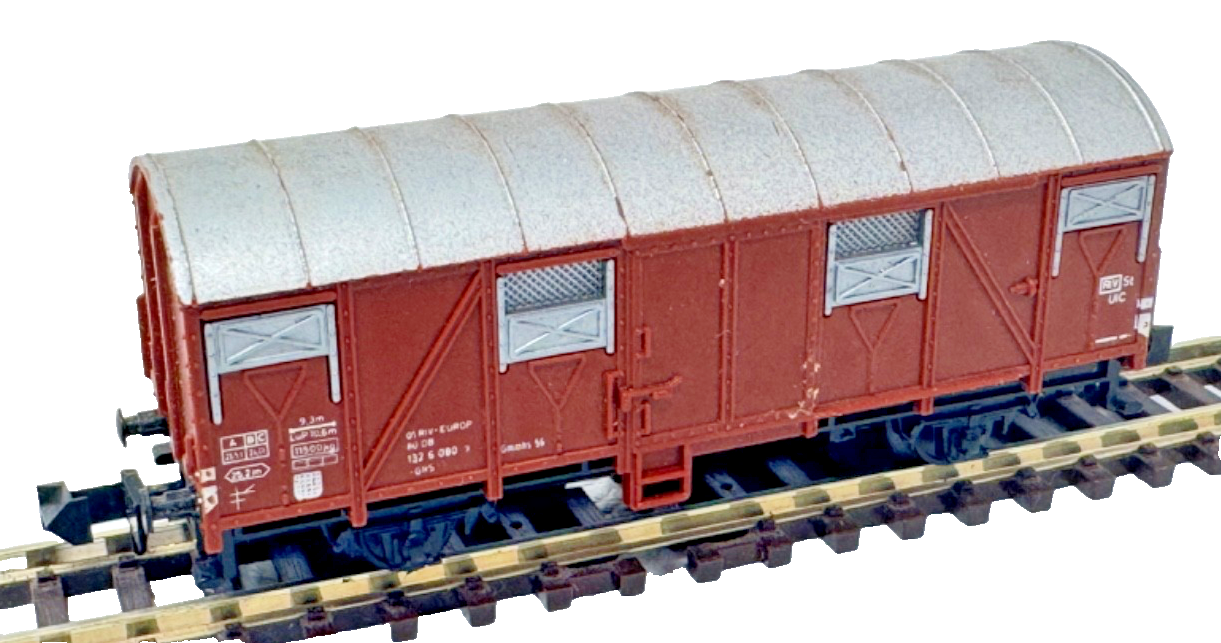 Minitrix 13239 N Gedeckter Güterwagen 132 6 080 9 DB - braun - Spur N - 1:160 Minitrix 13239 N Gedeckter Güterwagen 132 6 080 9 DB - braun - Spur N - 1:160