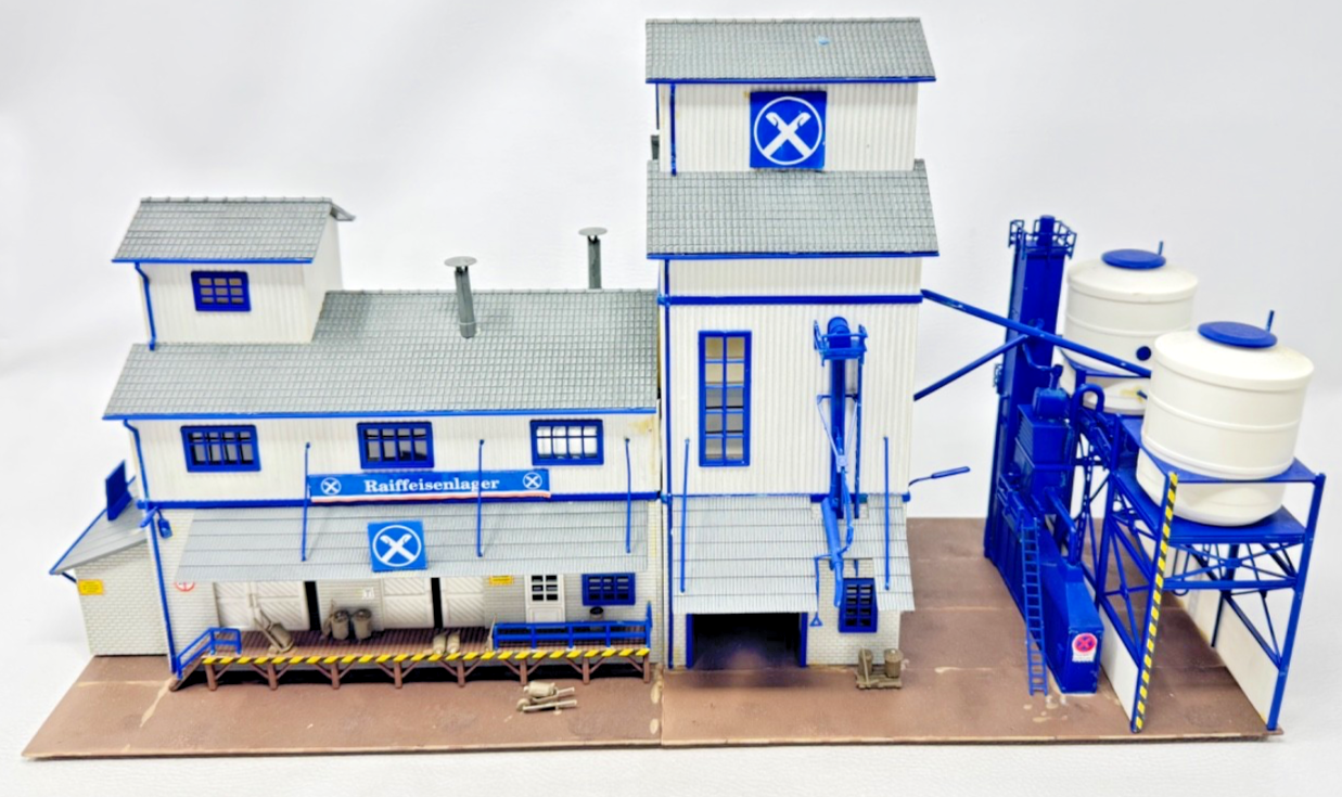Piko H0 61129 Raiffeisenlager mit Silos - Rarität - H0 HO 1:87