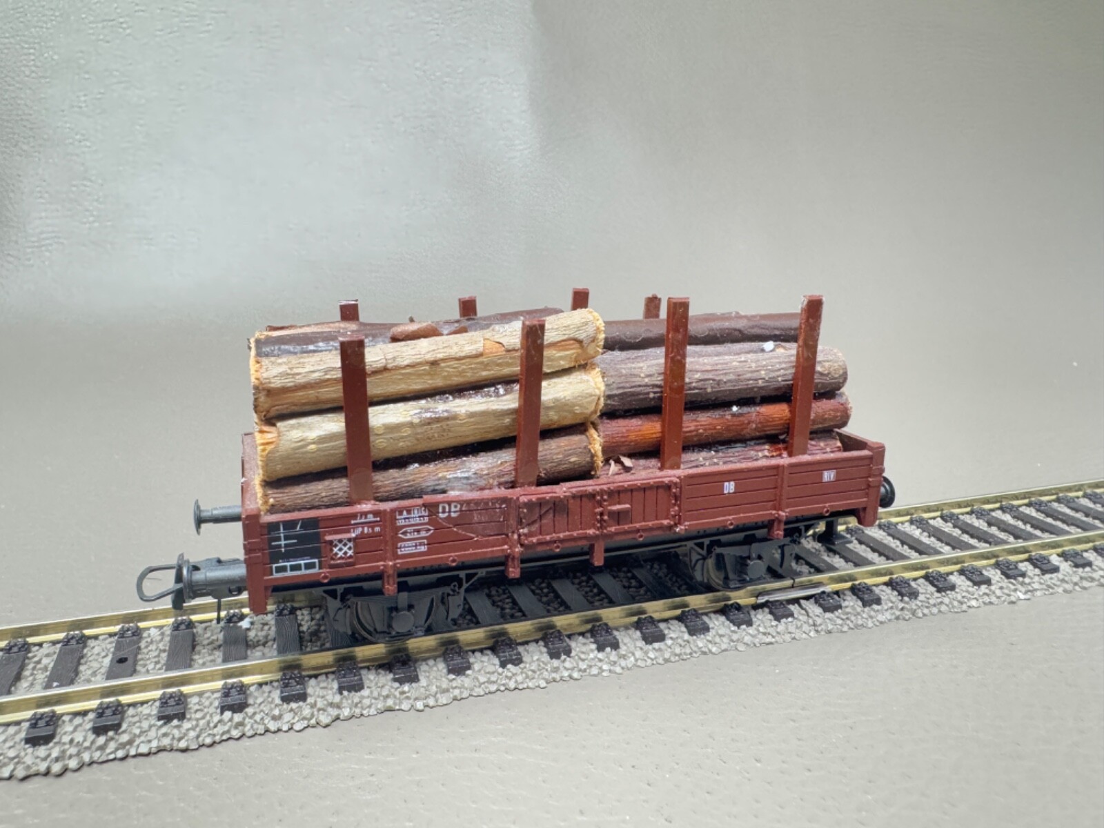 Roco Niederbordwagen mit Holzladung - 462 135 X05 - H0 HO 1:87 - defekt