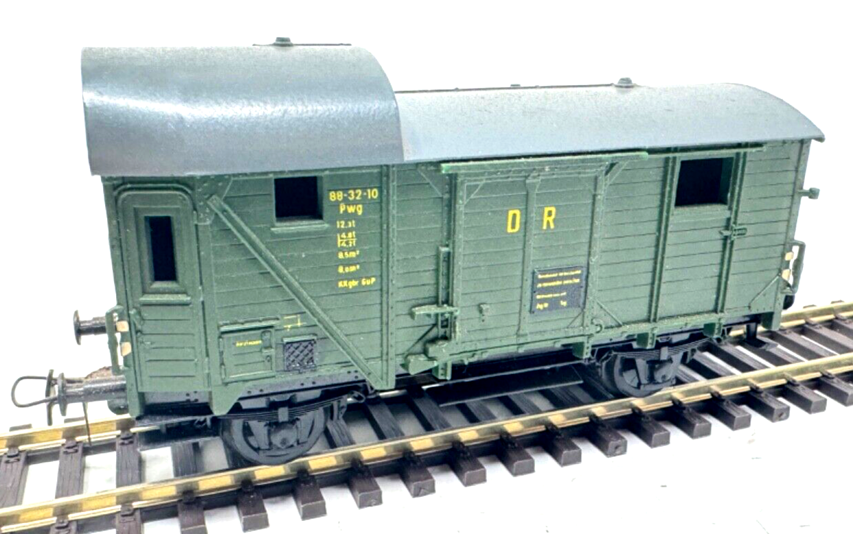 Piko H0 Güterwagen Güterzugbegleitwagen 88-32-10 - DR - Pwg - grün HO H0 1:87