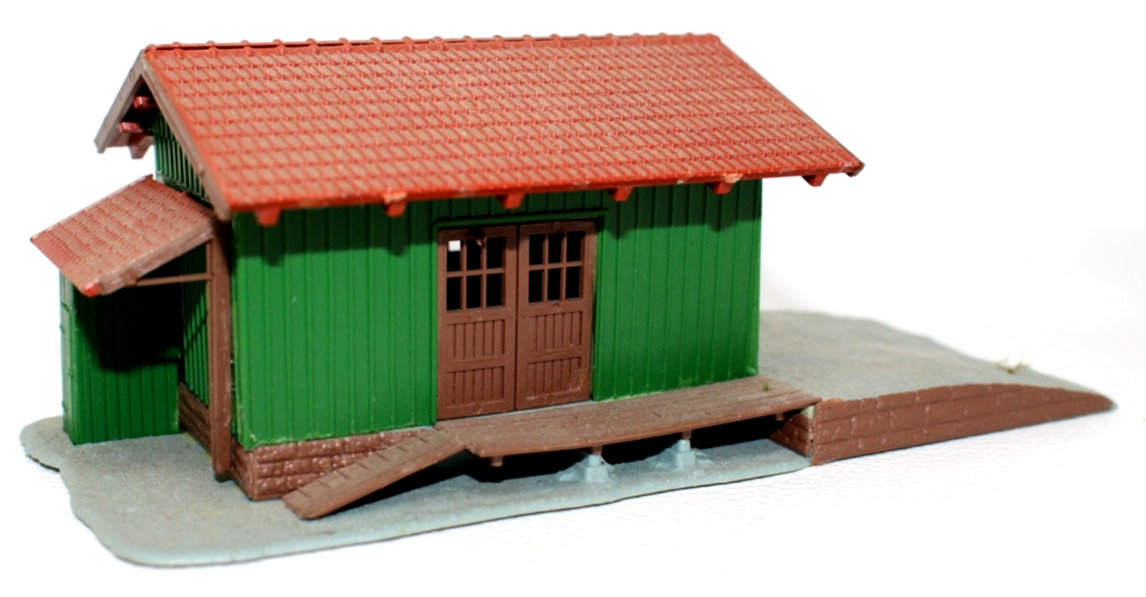 Vau-Pe H0 8206 Klassischer Güterschuppen mit Auffahrtsrampe H0 HO 1:87