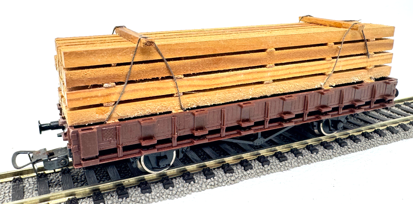Piko Rungenwagen mit Holzladung - Eigenbau - H0 HO 1:87