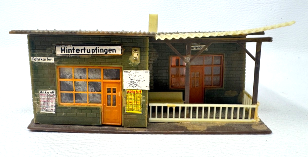 Faller B-91 H0 Haltepunkt Hintertupfingen  aus Anlagenabbau Bahnhof HO H0 1:87 Faller B-91 H0 Haltepunkt Hintertupfingen  aus Anlagenabbau Bahnhof HO H0 1:87