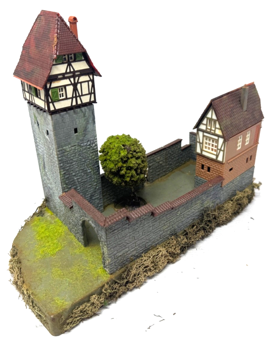 Faller H0 Kleine Vorburg Burg Stadtmauer Tor Szene - fertig gebaut H0 HO 1:87