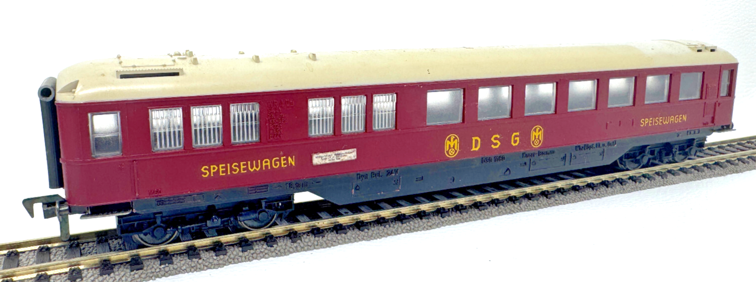 Fleischmann HO Speisewagen DSG 1160 - WR4üe - 1:87 HO H0 Fleischmann HO Speisewagen DSG 1160 - WR4üe - 1:87 HO H0