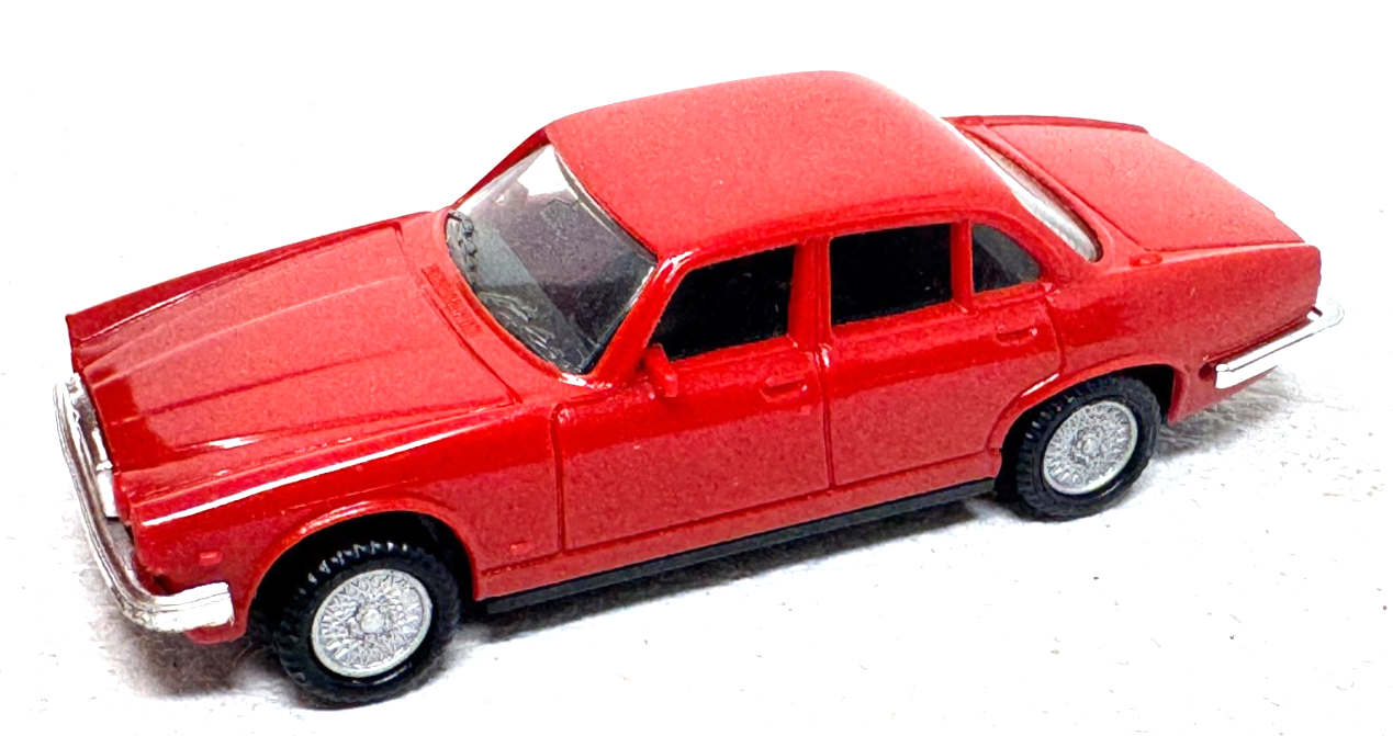 herpa Modellauto 1:87 Jaguar XJ 6/12 - rot - HO H0 1:87