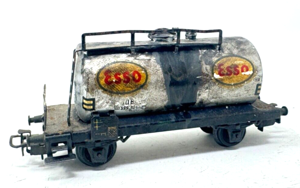 Märklin H0 4501 Güterwagen Kesselwagen "ESSO" 599 304 - DB - H0 HO 1:87 gealtert Märklin H0 4501 Güterwagen Kesselwagen "ESSO" 599 304 - DB - H0 HO 1:87 gealtert
