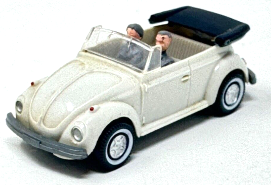 Wiking 1:87  VW Käfer 1303 Cabrio mit Fahrer - weiß - Berlin W - H0 HO