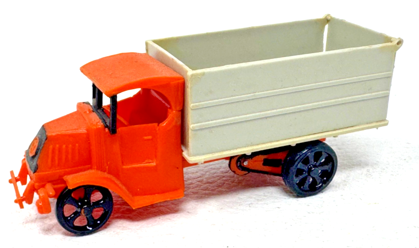 Mack Truck Bulldog - Kunststoff orange / grau - ca. H0 HO 1:87 Mack Truck Bulldog - Kunststoff orange / grau - ca. H0 HO 1:87