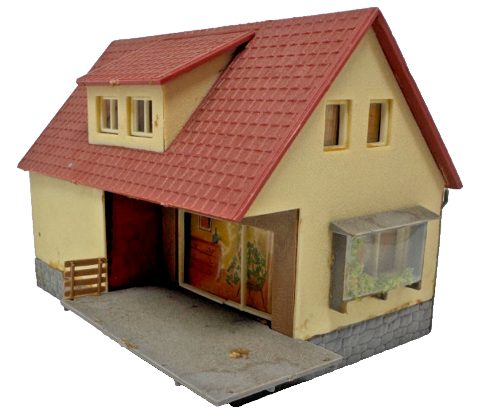 Auhagen Einfamilienhaus mit Terrasse - ca. 12 x 9 x 7,5 cm - H0 HO 1:87