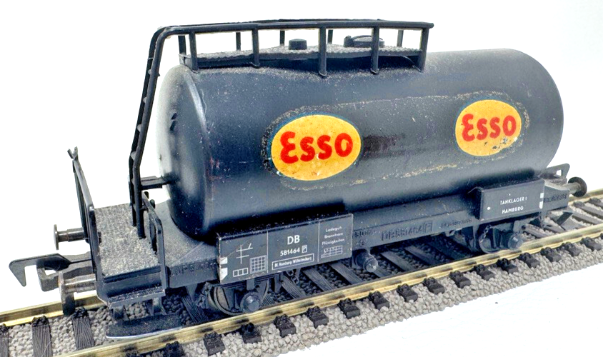Fleischmann Kesselwagen Tankwagen "ESSO" 581464 DB - H0 HO 1:87