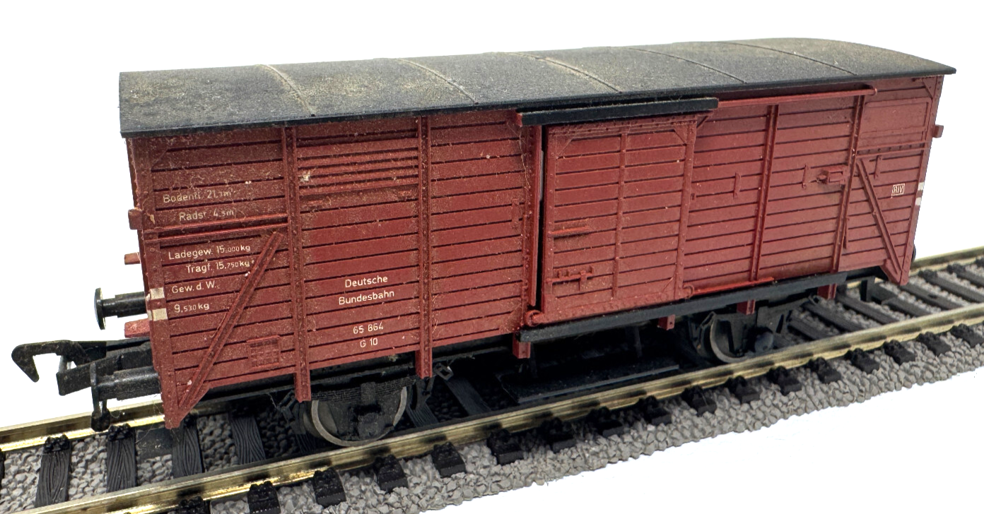Fleischmann gedeckter Güterwagen - DB - 65 864 - G10 - 1:87 H0 HO