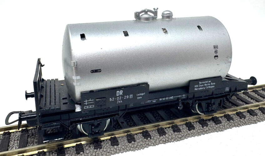 Piko Kesselwagen Zhh DR - 52-02-29 " VEB Chem " mit Bremserstand 1:87 HO H0
