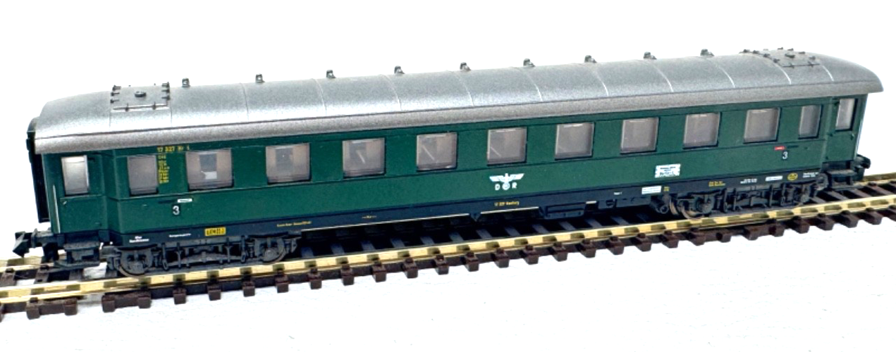 Fleischmann piccolo 8132 N - Schnellzugwagen 3. Klasse - 17 327 Hmb - 1:160 N