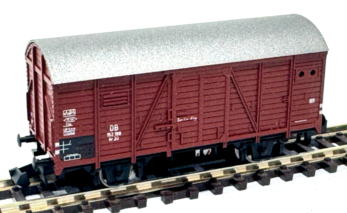 Minitrix 15173-28 Gedeckter Güterwagen 152 188 DB - braun - Spur N - 1:160 Minitrix 15173-28 Gedeckter Güterwagen 152 188 DB - braun - Spur N - 1:160