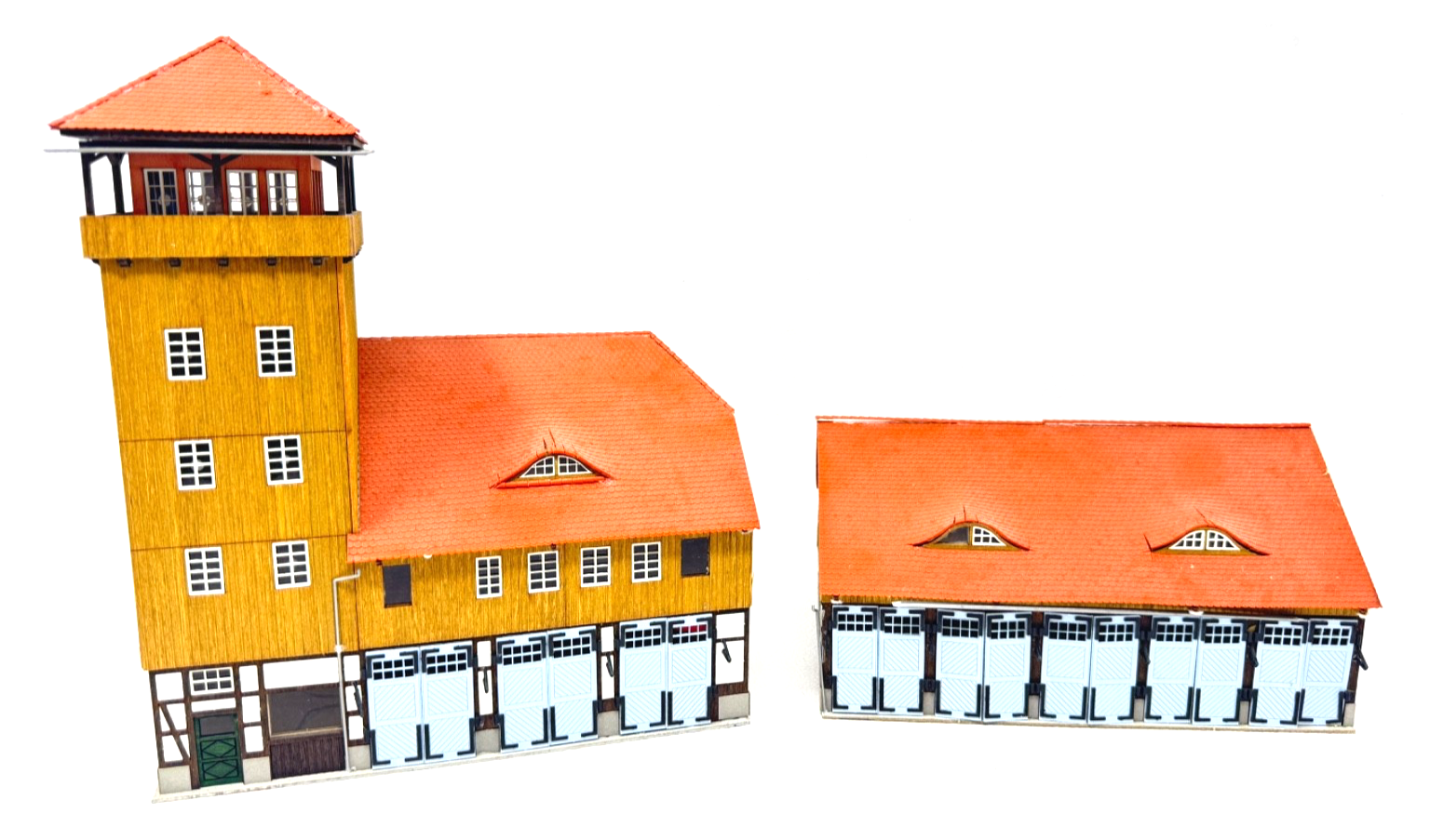 Busch 1450 + 1451 H0 Feuerwehrgebäude Schwenningen + Fahrzeughalle - 1:87 HO H0 Busch 1450 + 1451 H0 Feuerwehrgebäude Schwenningen + Fahrzeughalle - 1:87 HO H0