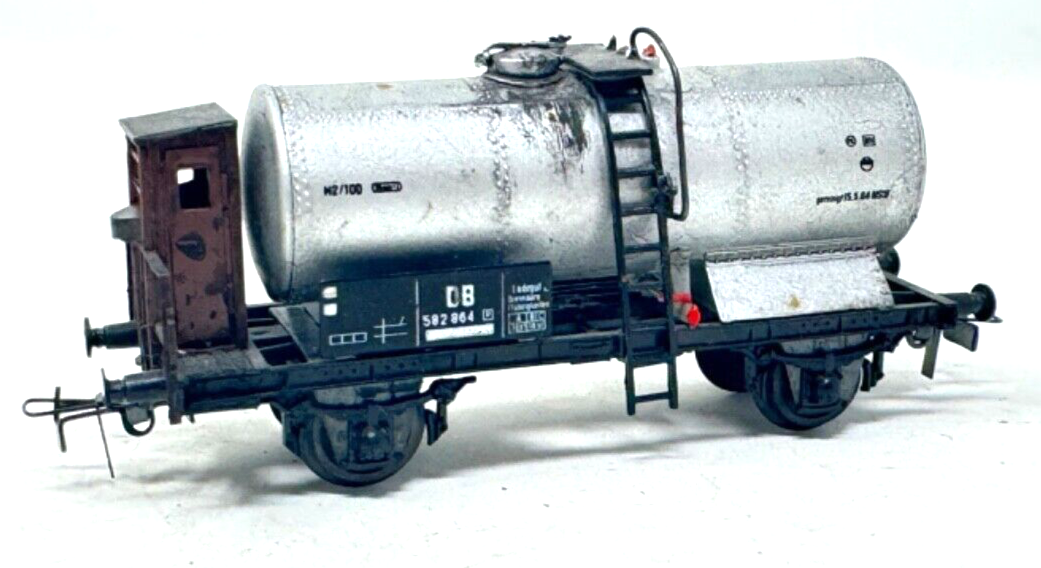 Schicht, 2-achs Kesselwagen der DB 582 864 mit Bremserhaus - H0 HO - silber